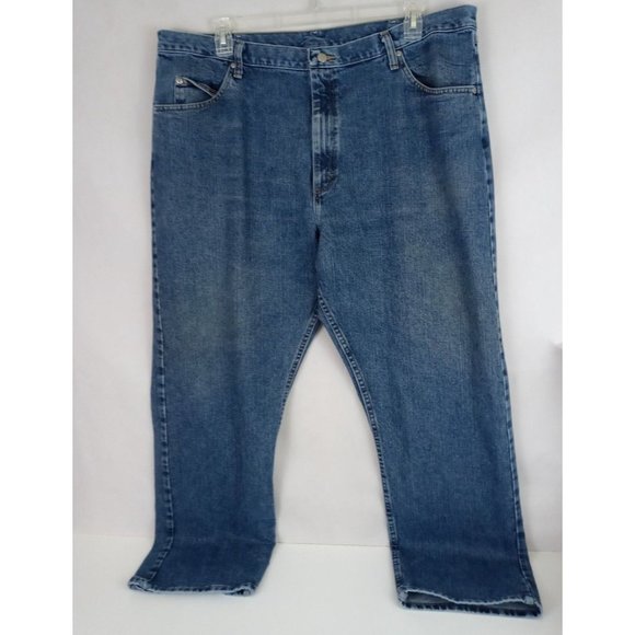 Wrangler Men's Relaxed Fit Medium Wash Bootcut Jeans Size 42x32 - Picture 2 of 8